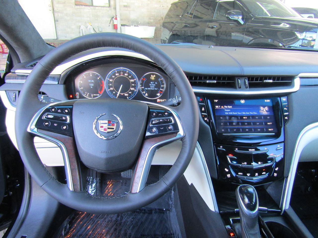 Used 2014 Cadillac XTS Platinum FWD image 17