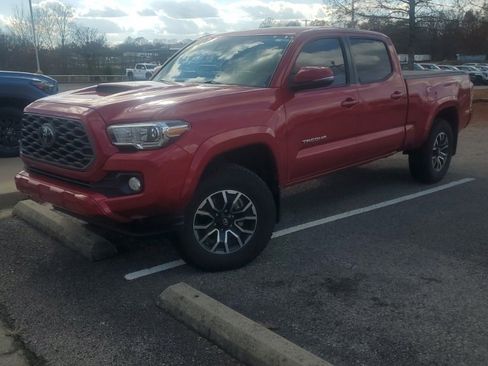 Used 2021 Toyota Tacoma TRD Sport w/ Technology Package image 2