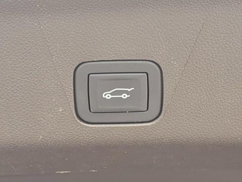 Used 2025 GMC Yukon Elevation w/ Elevation Premium Package AWD/4WD image 23