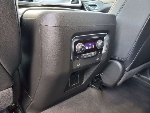 Used 2022 Chevrolet Tahoe Premier AWD/4WD image 33