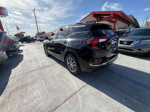 Used 2023 GMC Terrain SLT FWD image 5