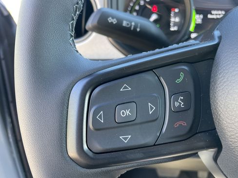 Used 2025 Jeep Wrangler Sport S w/ Convenience Group image 38