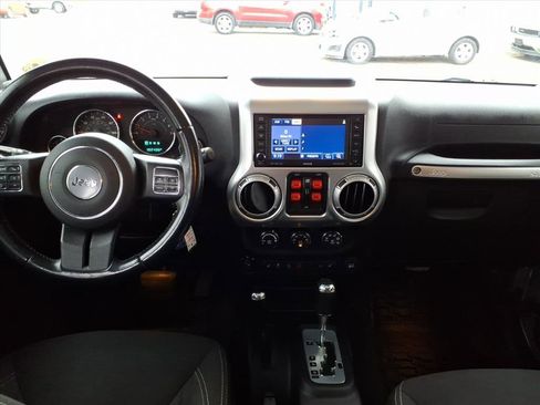 Used 2015 Jeep Wrangler Unlimited Sahara w/ Dual Top Group image 7