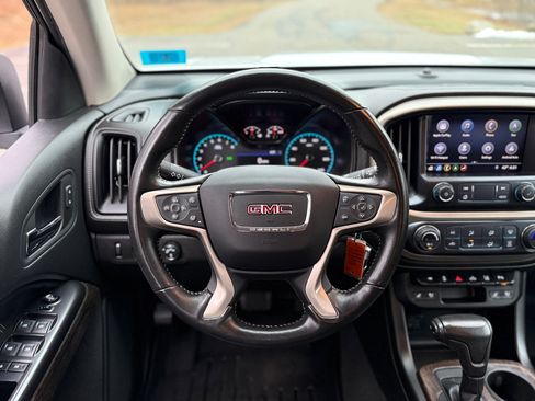 Used 2021 GMC Canyon Denali image 17