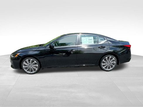 New 2026 Nissan Altima 2.5 SV FWD image 4