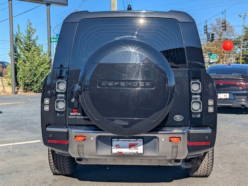 Used 2023 Land Rover Defender 130 X image 28