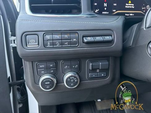 Used 2023 GMC Yukon Denali Ultimate w/ LPO, Floor Liner Package AWD/4WD image 11