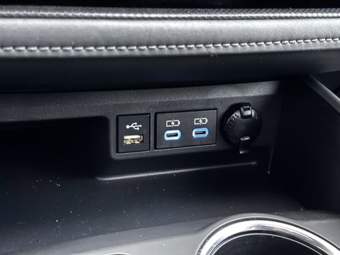 Used 2022 Toyota Highlander XLE image 27