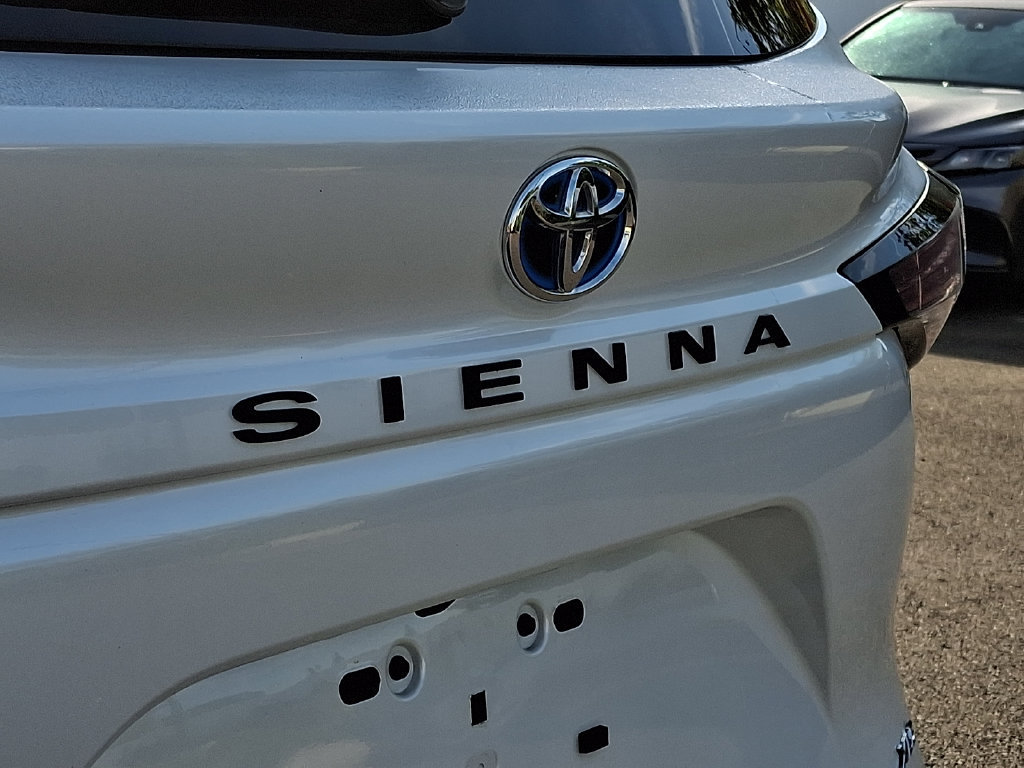 Certified 2025 Toyota Sienna XLE w/ XLE Plus Package AWD/4WD image 31