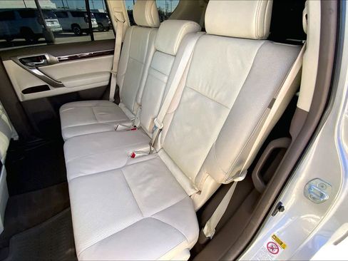 Used 2016 Lexus GX 460 image 20