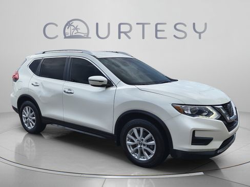 Certified 2019 Nissan Rogue SV FWD image 9