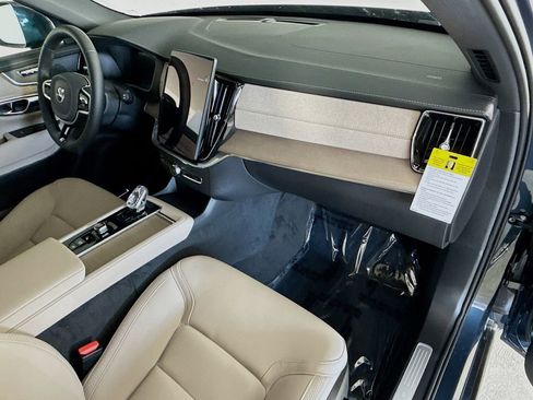 New 2026 Volvo XC90 B6 Plus w/ Protection Package image 31