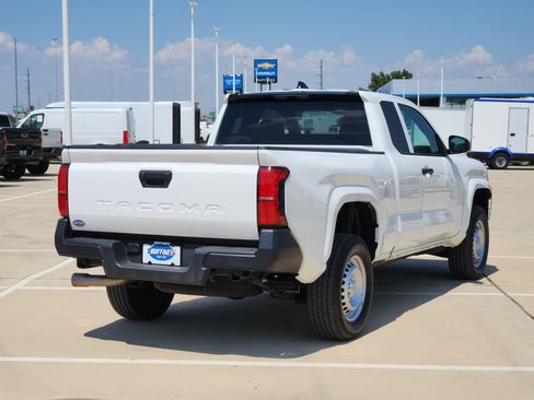 Used 2025 Toyota Tacoma SR RWD image 7