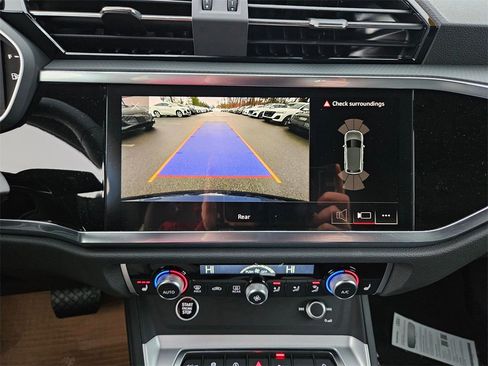 New 2025 Audi Q3 2.0T Premium image 16