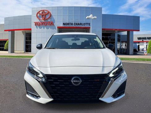 Used 2024 Nissan Altima 2.5 SR FWD image 3