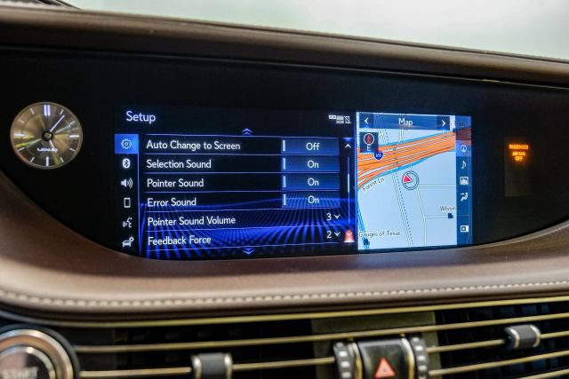 Used 2018 Lexus LS 500 w/ Accessory Package (Z1) RWD image 43