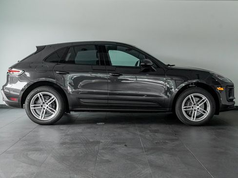 Certified 2025 Porsche Macan image 6