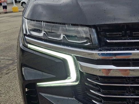 Used 2022 Chevrolet Suburban LT w/ LT Signature Plus Package AWD/4WD image 10