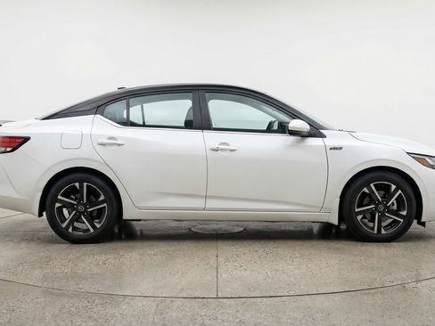 Used 2025 Nissan Sentra SV FWD image 11