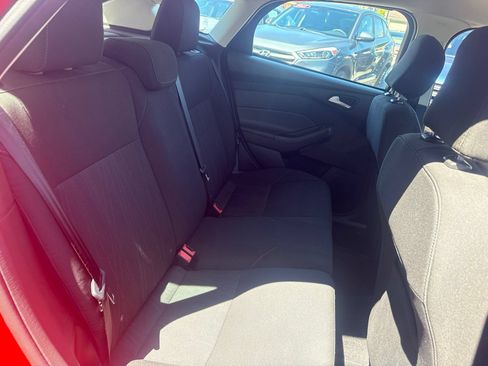 Used 2016 Ford Focus SE w/ SE Sport Package FWD image 17