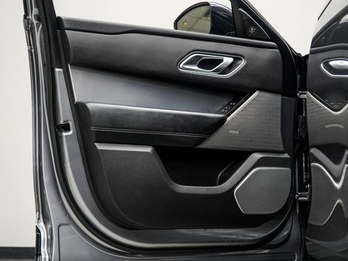 Used 2021 Land Rover Range Rover Velar R-Dynamic S image 34