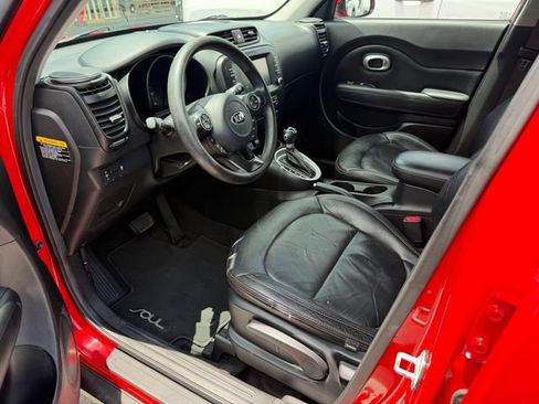 Used 2018 Kia Soul + FWD image 10