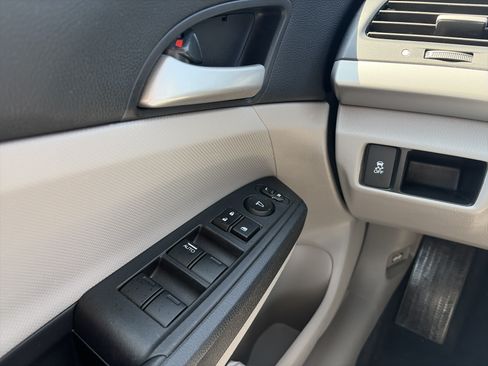 Used 2012 Honda Accord LX image 23