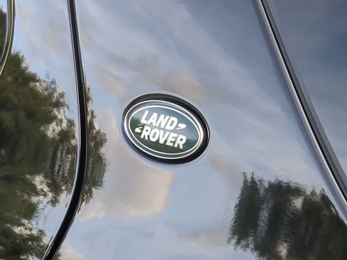 Certified 2025 Land Rover Discovery Sport Dynamic SE image 11