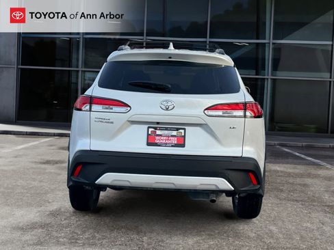Certified 2024 Toyota Corolla Cross LE image 10