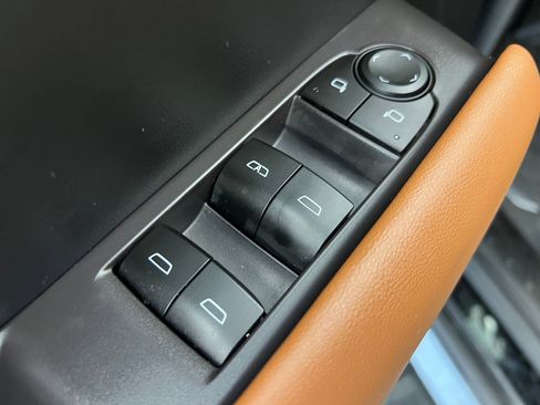 Used 2023 GMC Canyon AT4 w/ Technology Package image 12