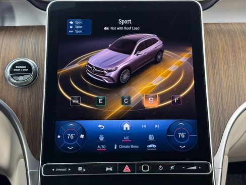 Used 2024 Mercedes-Benz GLC 300 GLC 300 w/ Exclusive Trim Pack image 29