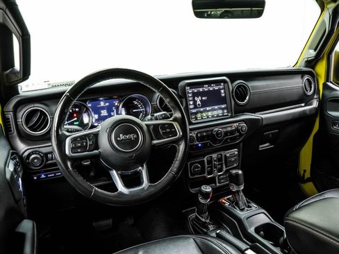 Used 2022 Jeep Wrangler Unlimited Sahara w/ Cold Weather Group AWD/4WD image 21