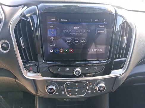Used 2021 Chevrolet Traverse RS image 25