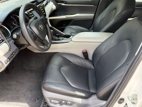 Used 2018 Toyota Camry LE FWD image 9