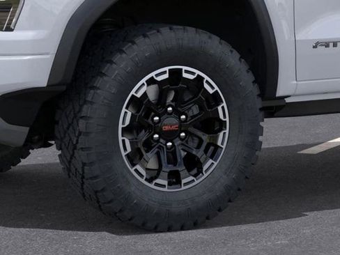 Used 2026 GMC Canyon AT4 w/ AT4 Premium Package AWD/4WD image 9