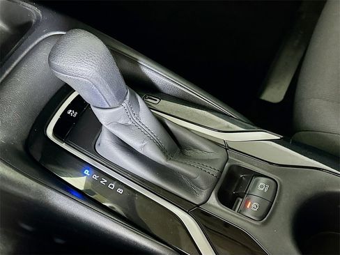 Used 2020 Toyota Corolla LE image 29