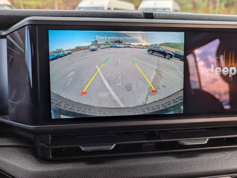 Used 2024 Jeep Wrangler Willys image 25