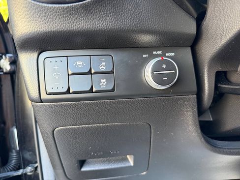 Used 2016 Kia Soul ! w/ Premium Package FWD image 16