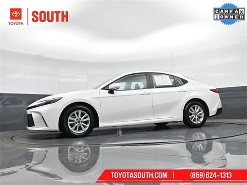 Used 2025 Toyota Camry LE image 37