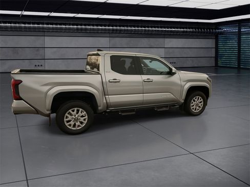 Used 2024 Toyota Tacoma SR5 image 8