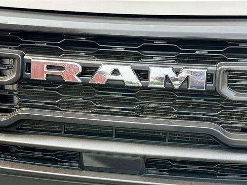Used 2024 RAM ProMaster 2500 w/ Convenience Group FWD image 28