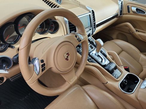Used 2014 Porsche Cayenne S image 4