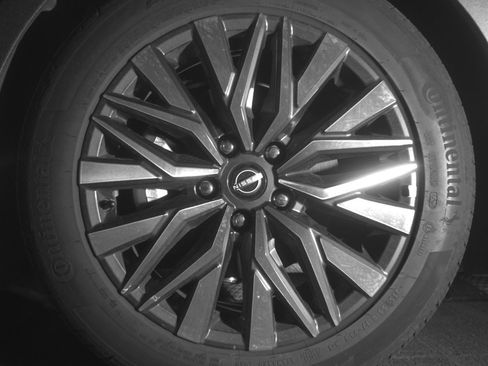 Used 2025 Nissan Altima 2.5 SV FWD image 12
