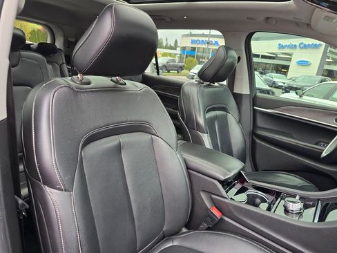 Used 2022 Jeep Grand Cherokee L Limited AWD/4WD image 9