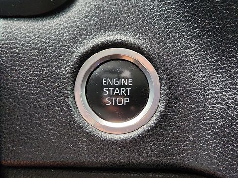 Used 2022 Toyota Tundra SR5 AWD/4WD image 17