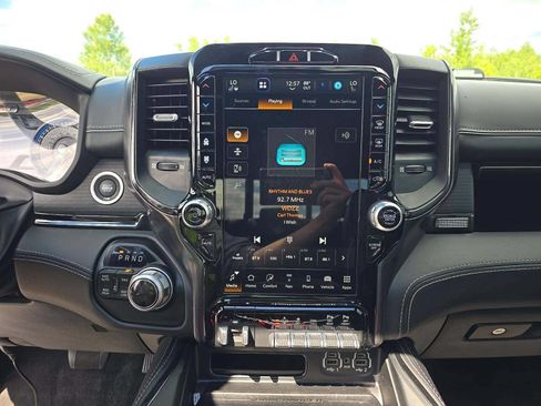 Used 2022 RAM 1500 Limited w/ Body-Colour Bumper Group AWD/4WD image 8
