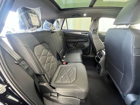 New 2026 Volkswagen Atlas Cross Sport SE image 24