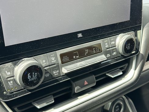 Used 2024 Toyota Grand Highlander Limited image 17