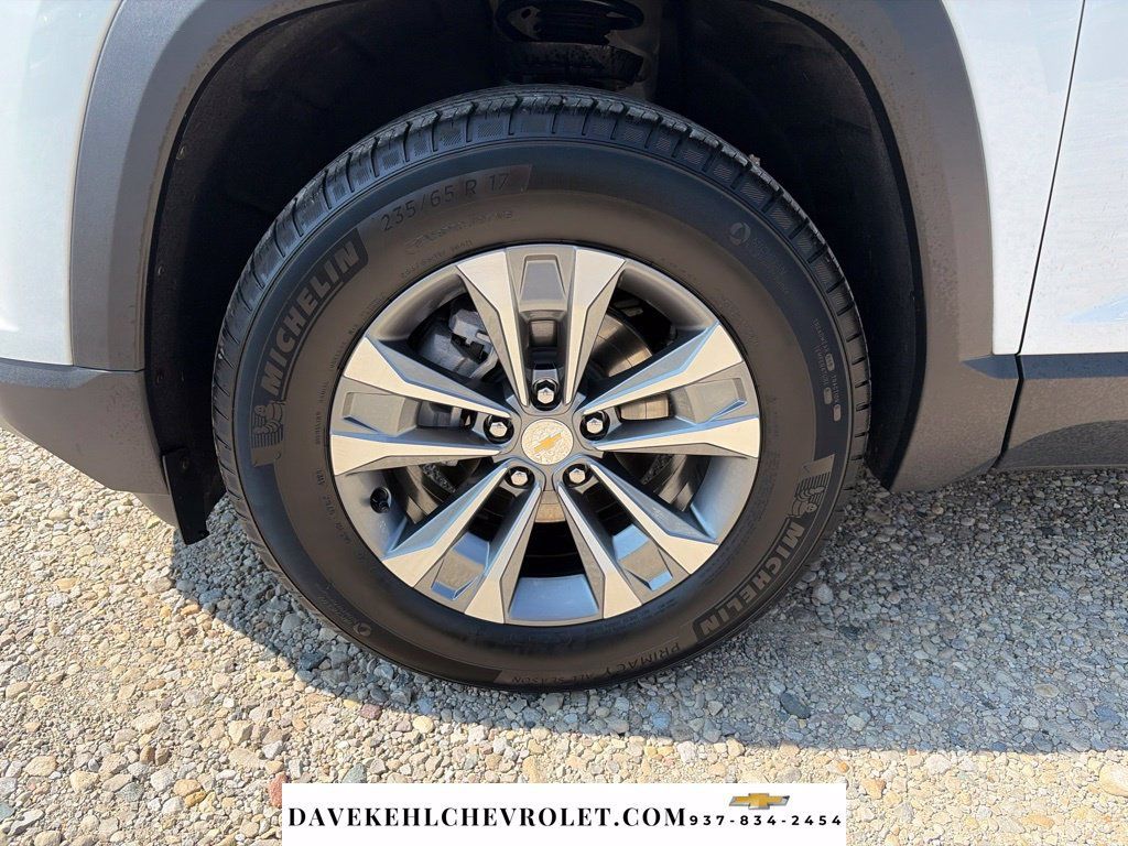 Used 2025 Chevrolet Equinox LT AWD/4WD image 32