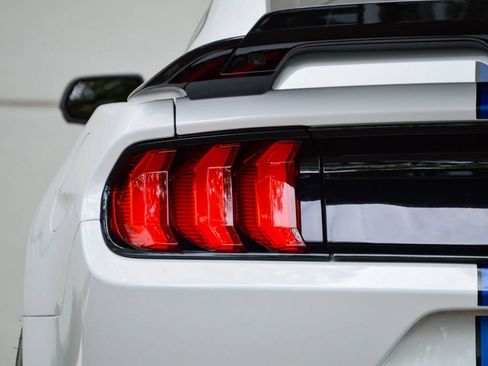 Used 2018 Ford Mustang Shelby GT350 w/ Convenience Package RWD image 12